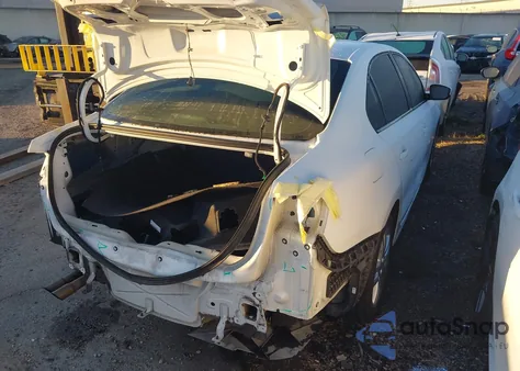 2018 Volkswagen Jetta 1.4T S z USA, uszkodzony, nr VIN 3VW2B7AJ3JM233644